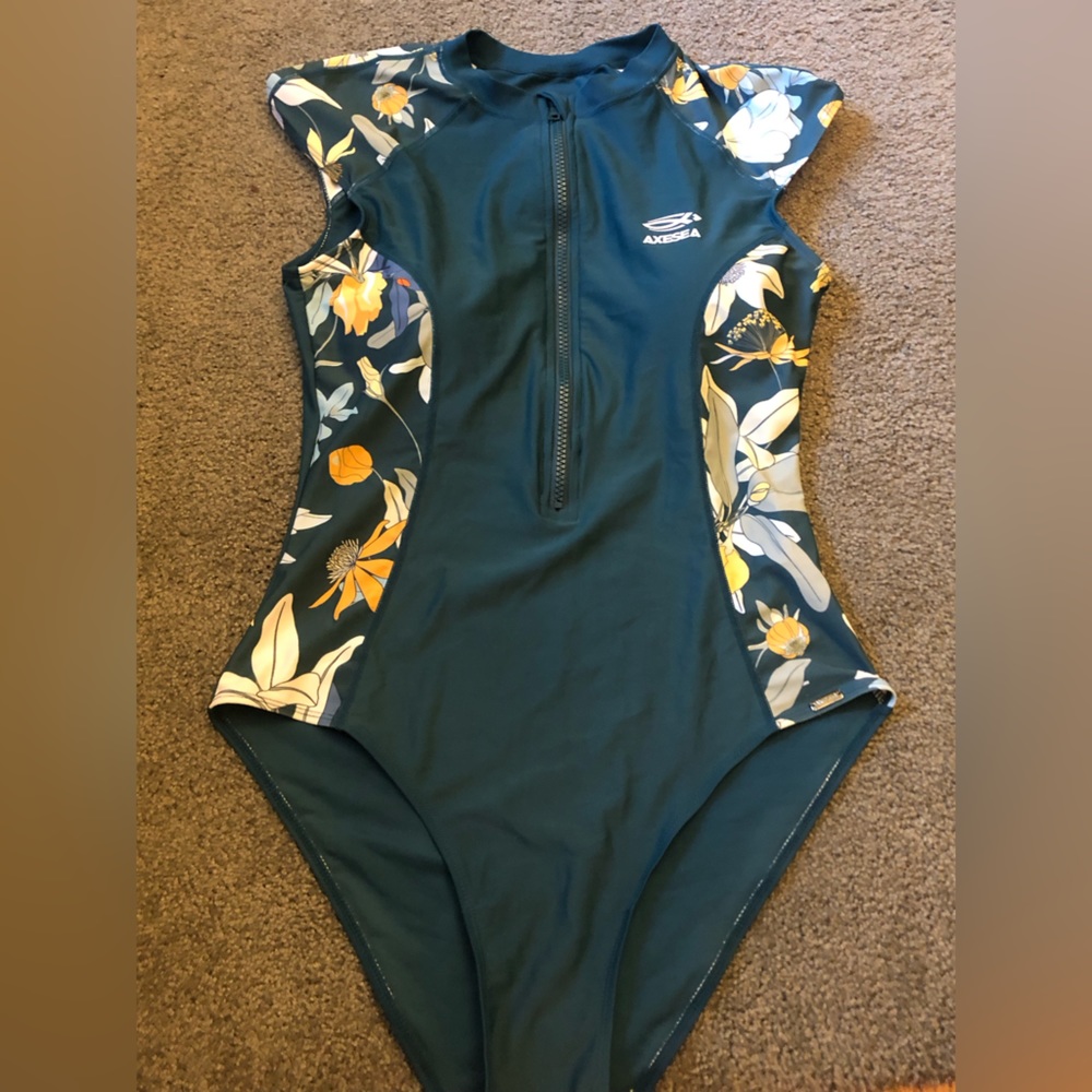 Aqua one peice zip up swimsuit, axesea, women’s m